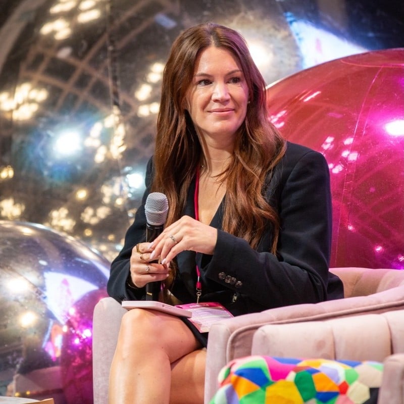 Portrait of April Hicke